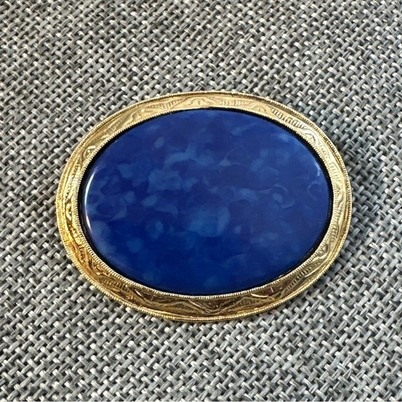 Vintage Blue Emitation Marble and Clasical gold Tone Brooch #766 - Picture 2 of 6